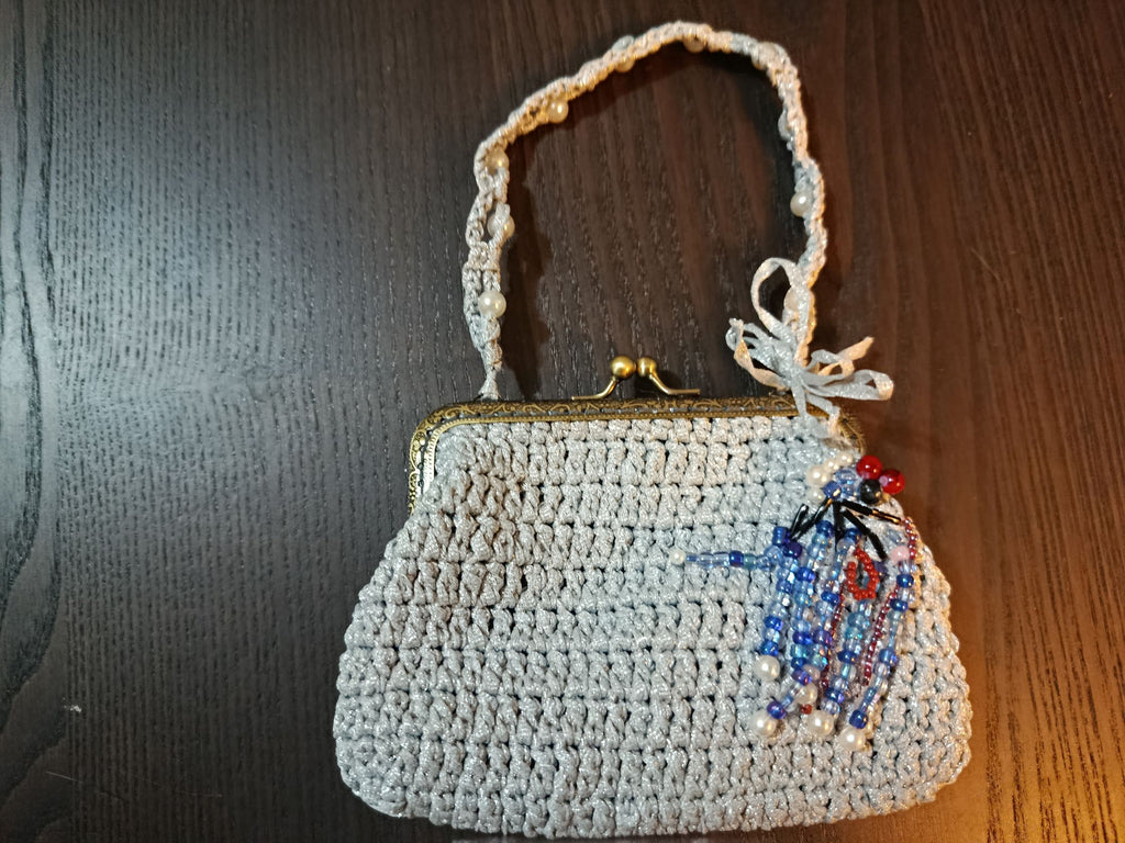Pochette de soirée en crochet « Mitsuè » – Pièce unique