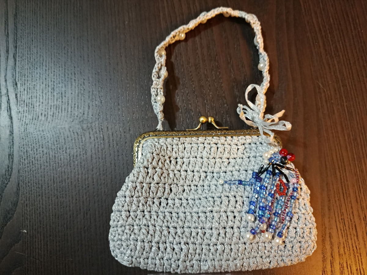 Pochette de soirée en crochet « Mitsuè » – Pièce unique