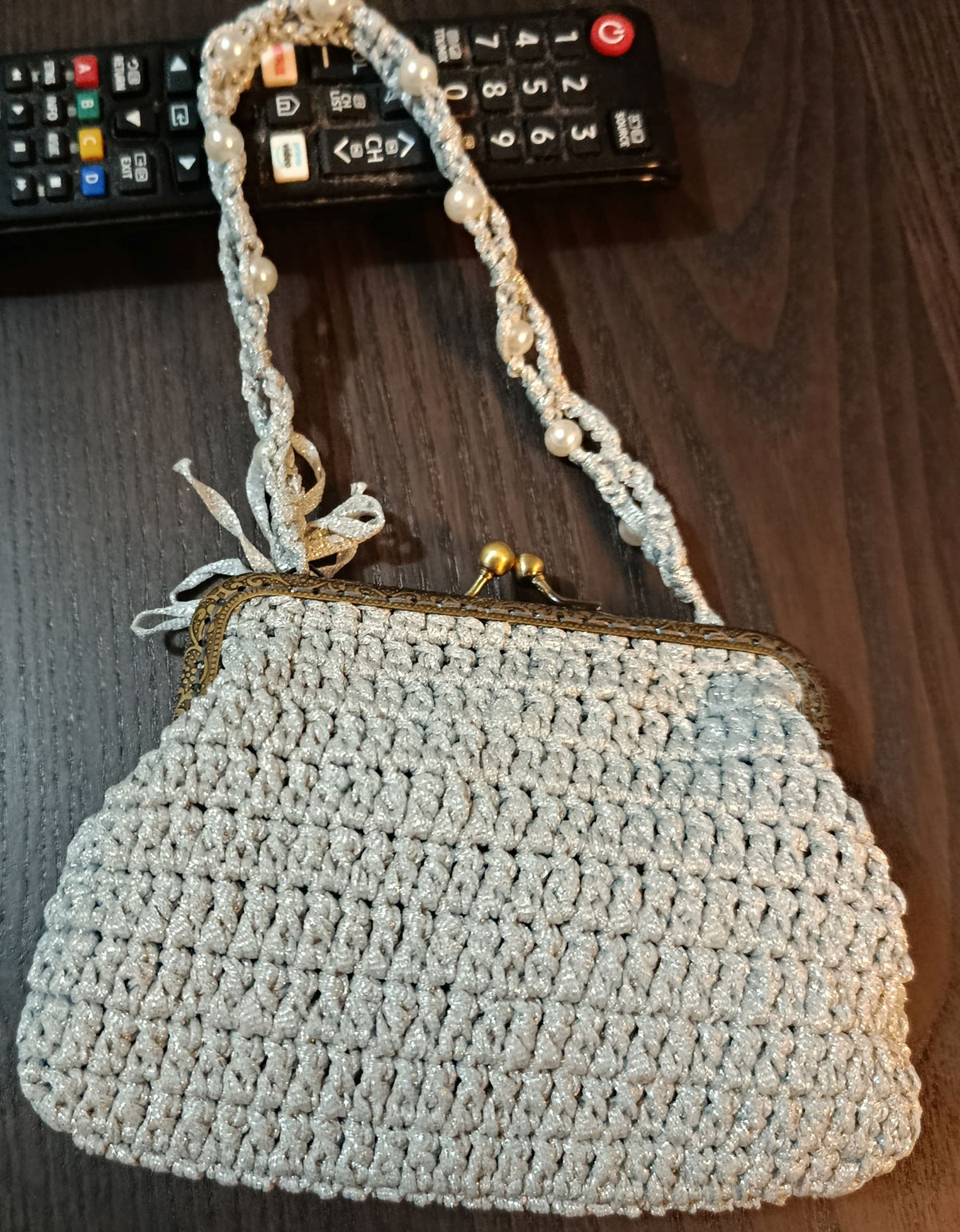 Pochette de soirée en crochet « Mitsuè » – Pièce unique