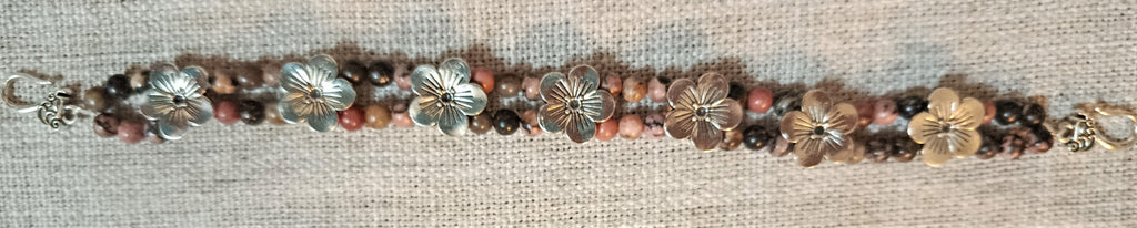 Bracelet Artisanal "Jardin de Printemps" en Rhodonite et Fleurs d'Argent