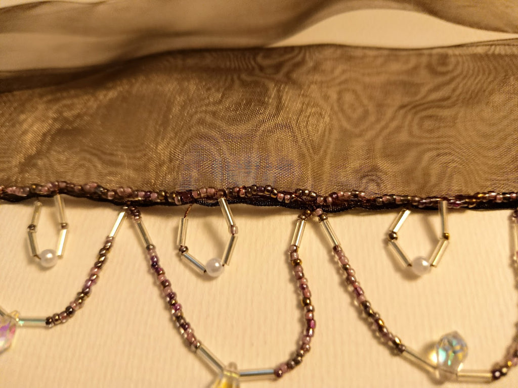 Collier Ras-de-Cou à Nouer en Organza et Pluie de Cristaux Gouttes – Couture Fait Main