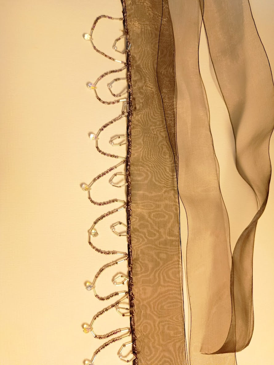 Collier Ras-de-Cou à Nouer en Organza et Pluie de Cristaux Gouttes – Couture Fait Main