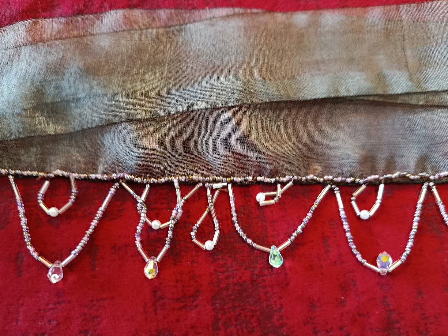 Collier Ras-de-Cou à Nouer en Organza et Pluie de Cristaux Gouttes – Couture Fait Main