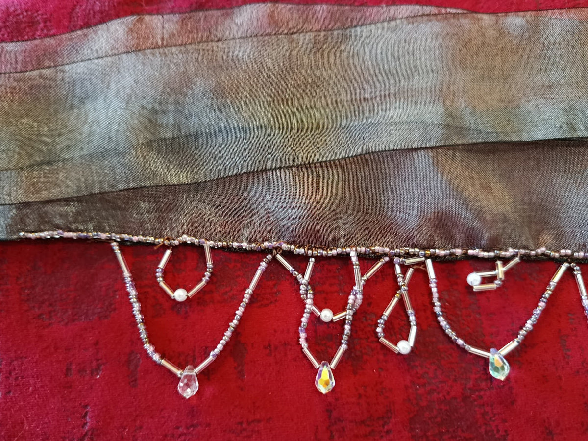 Collier Ras-de-Cou à Nouer en Organza et Pluie de Cristaux Gouttes – Couture Fait Main