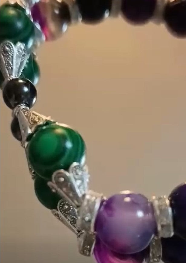 Bracelet « L'audace des contrastes » – Malachite & Harmonie Violette (Pièce Unique)