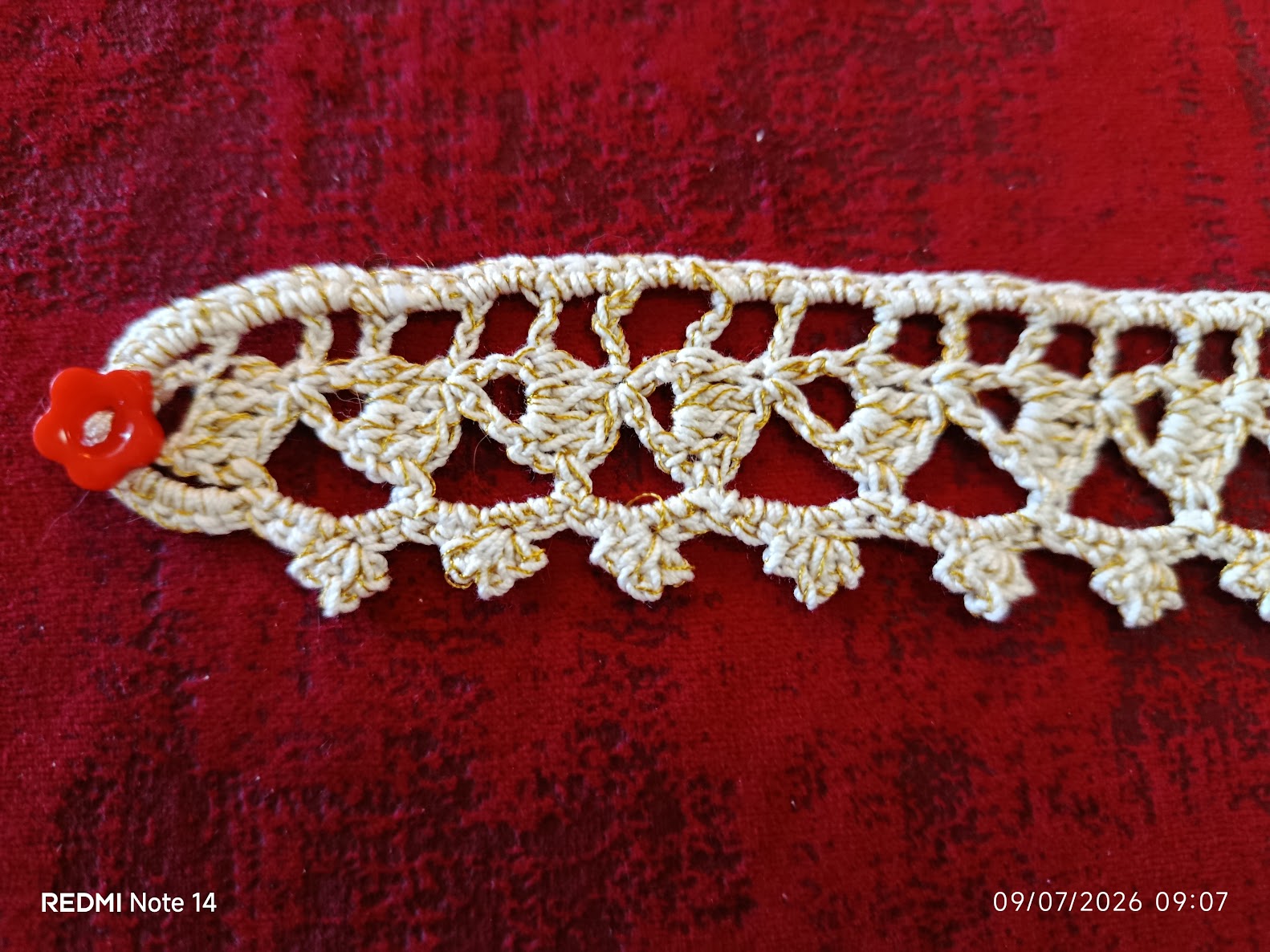 Choker "Coccinelle Bohème" – Dentelle de Coton fait main & Médaillon Chance