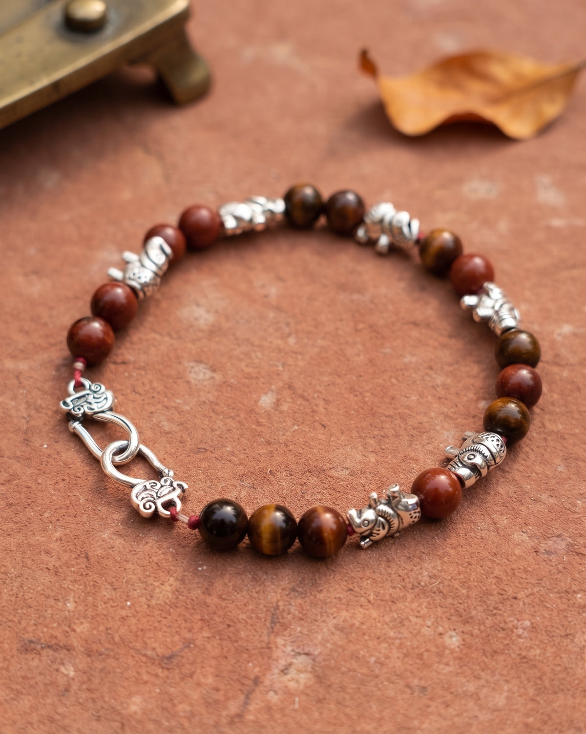 Bracelet en Jaspe Rouge "Gardien des Mémoires" et Éléphants d'Argent
