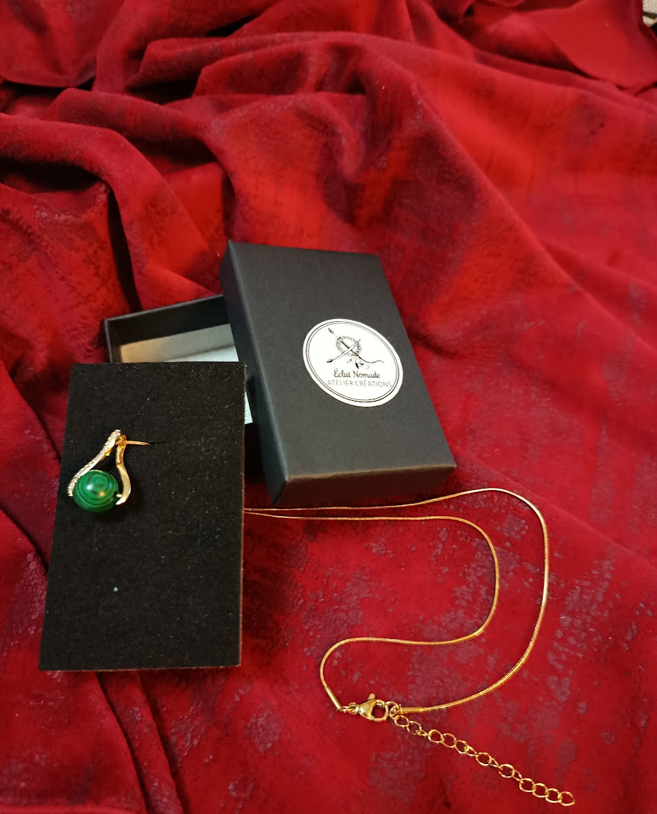 Collier Malachite naturelle plaqué or – Éclat Nomade