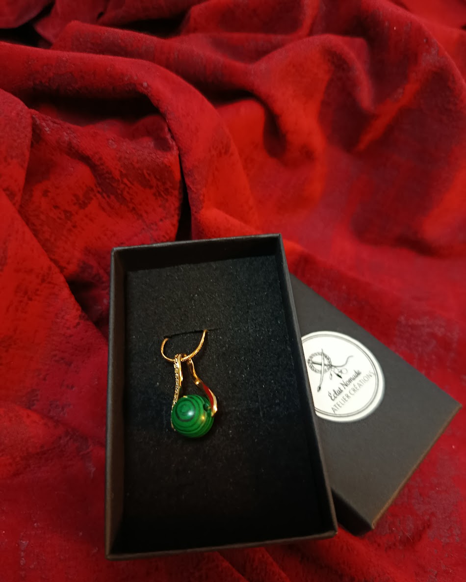 Collier Malachite naturelle plaqué or – Éclat Nomade