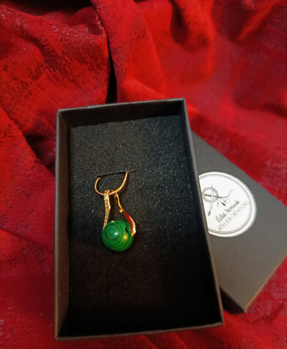 Collier Malachite naturelle plaqué or – Éclat Nomade