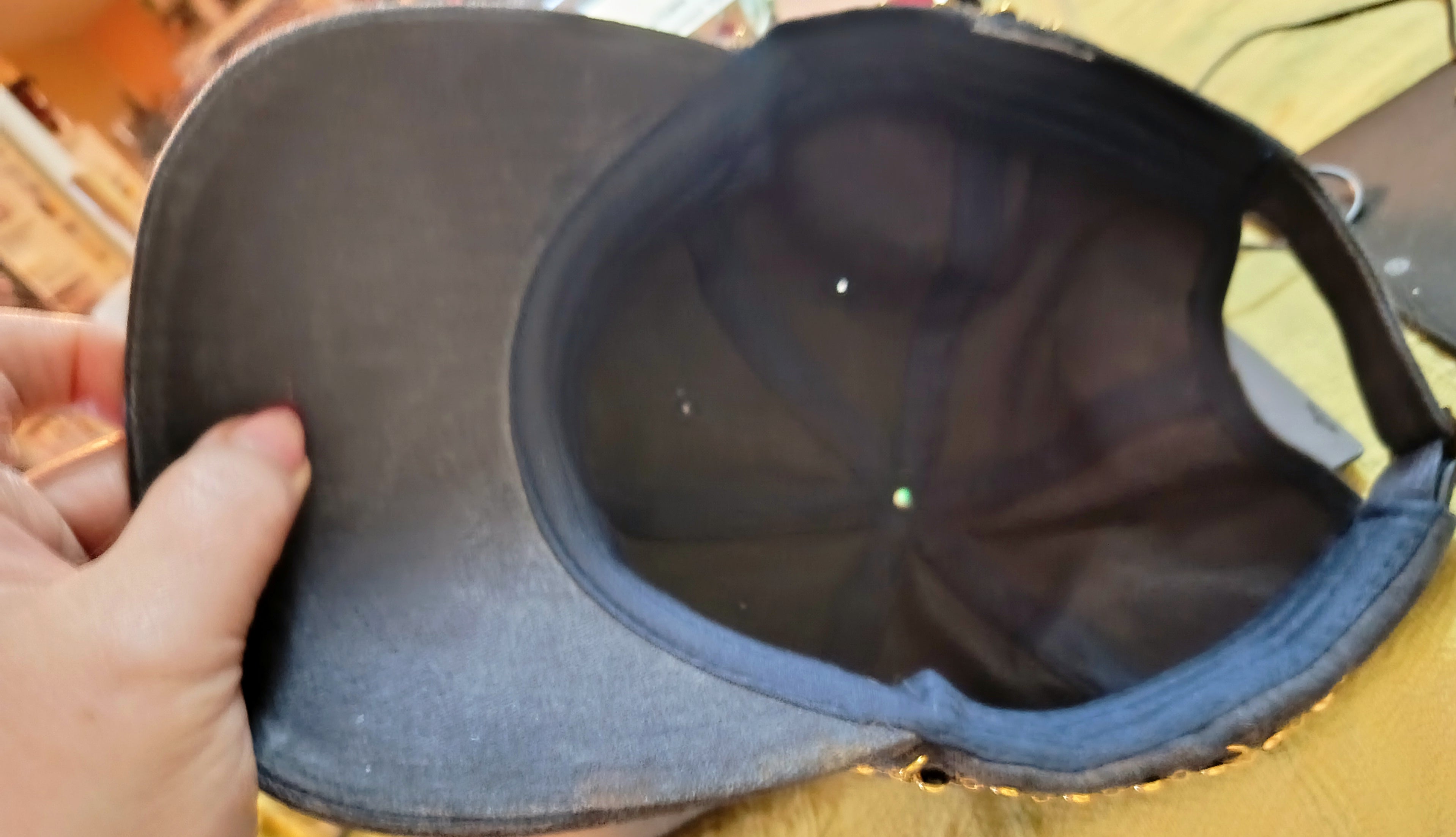 Casquette Custom en Toile de Jean & Chaîne Lunaire – Pièce Unique