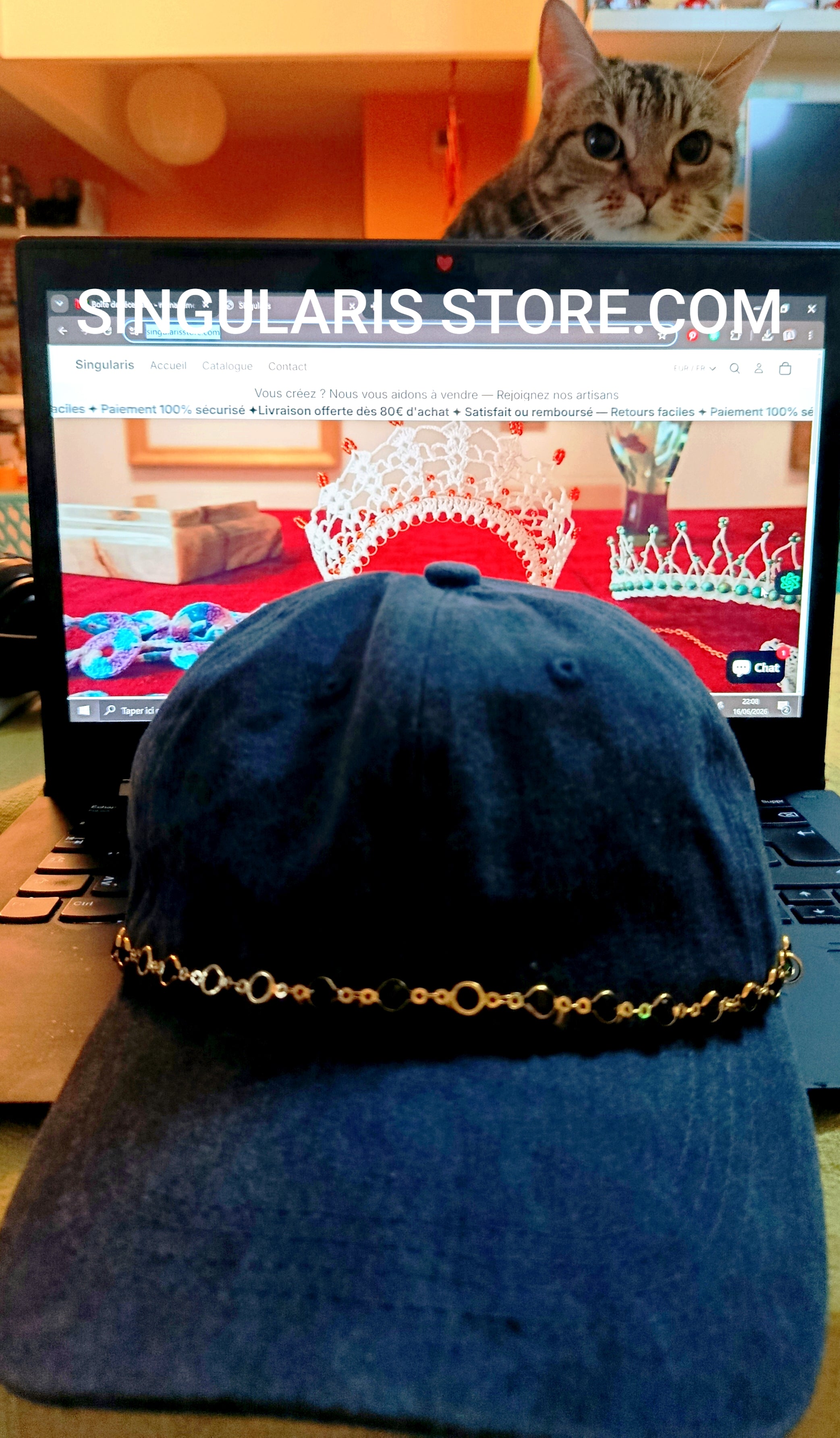 Casquette Custom en Toile de Jean & Chaîne Lunaire – Pièce Unique