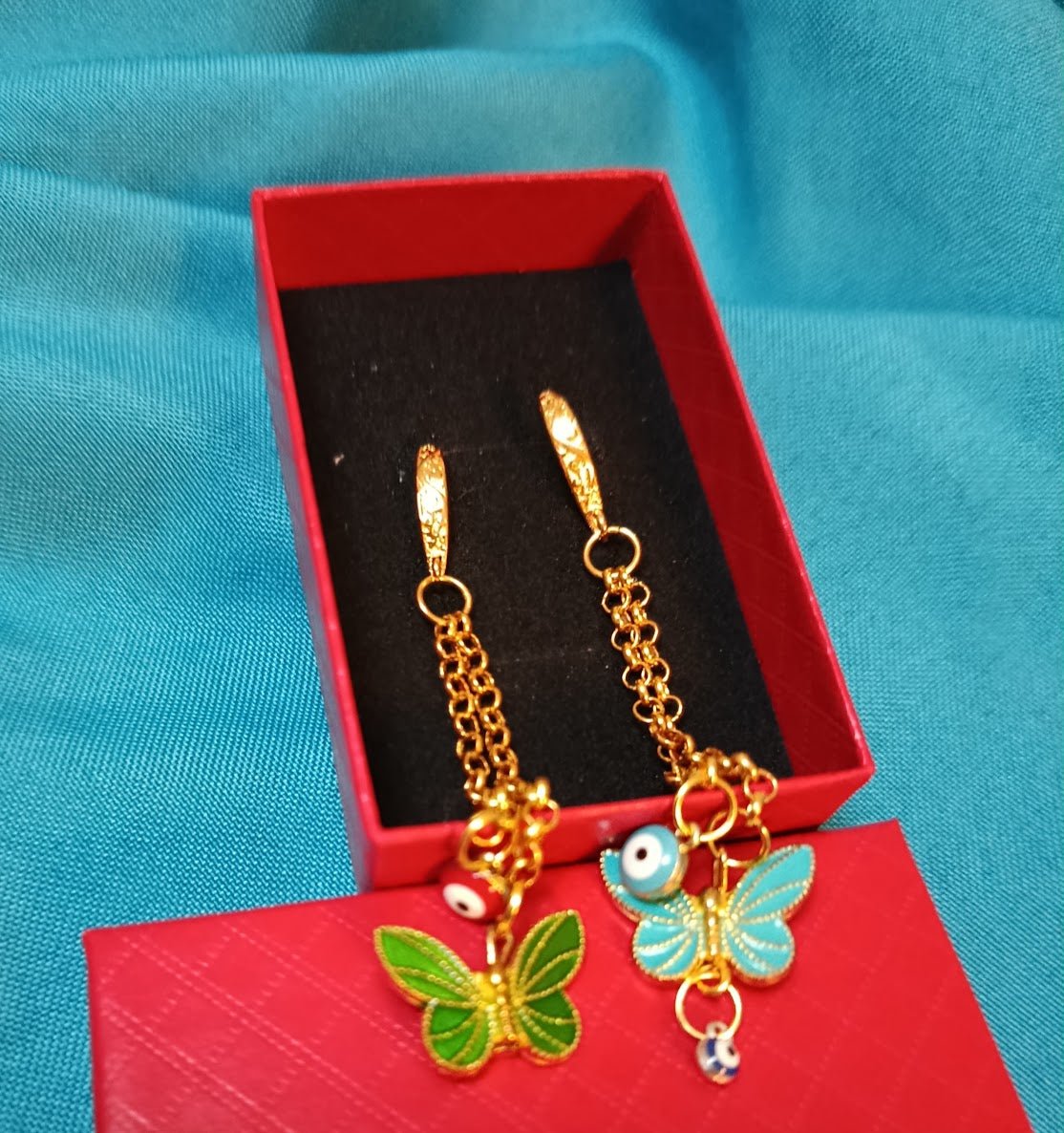 Boucles d'oreilles dépareillées "Papillons Protecteurs" en plaqué or