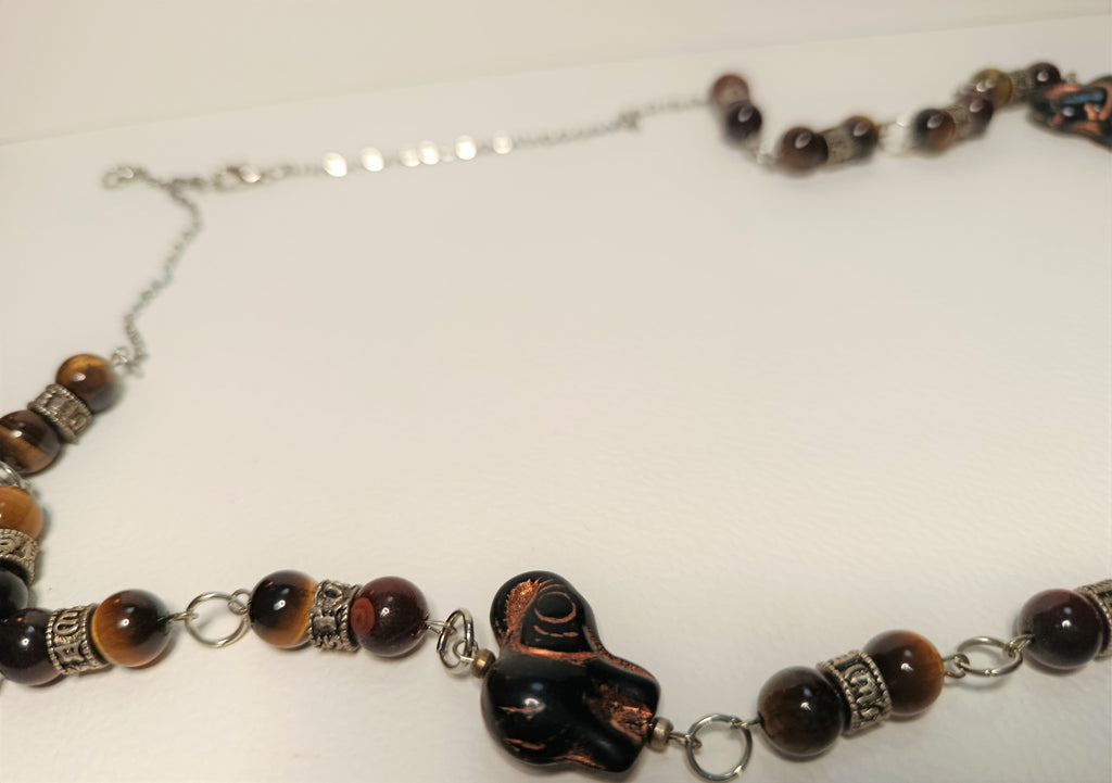 Collier "Cœur Sauvage" en Œil de Tigre et Verre Artistique