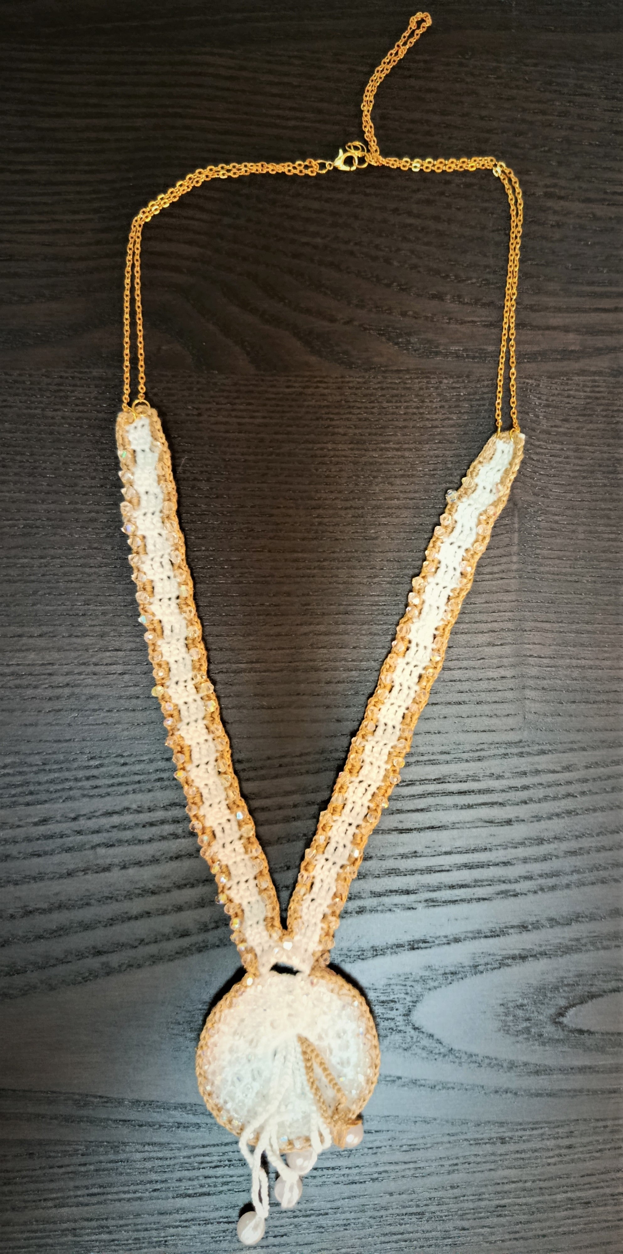 Collier artisanal "Mille Feux" – Crochet perlé et brodé à la main
