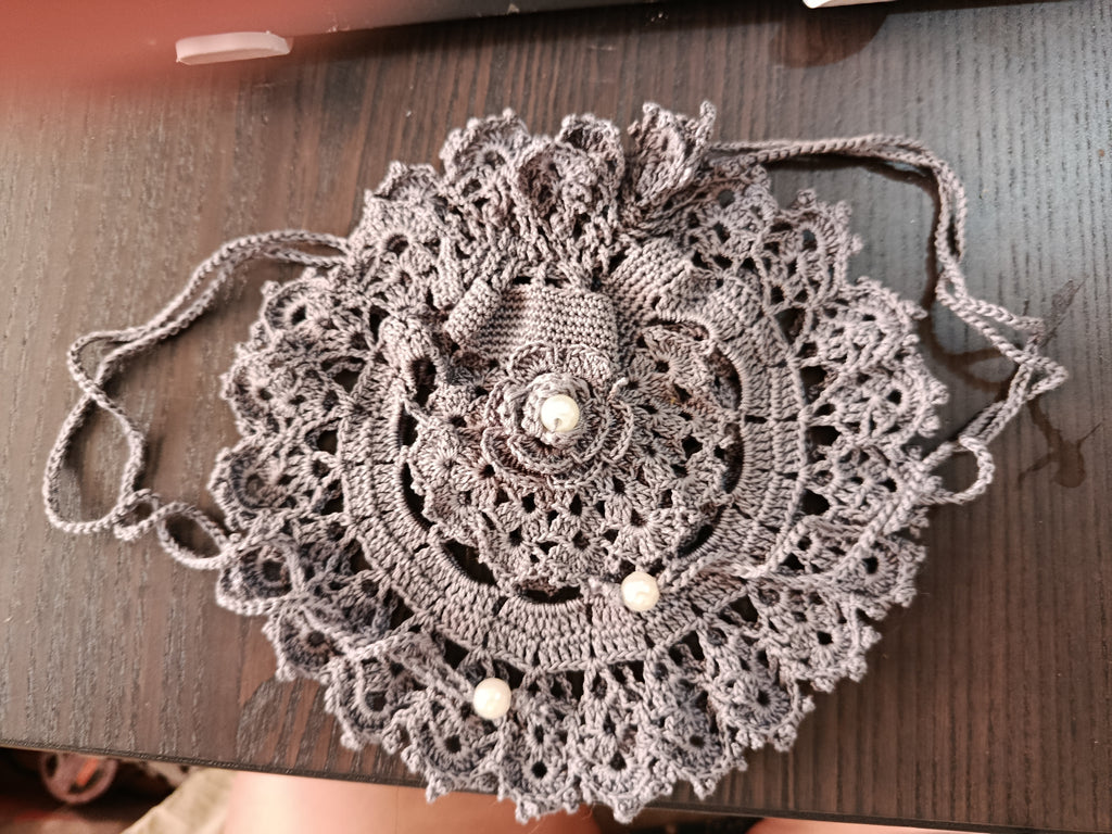 Sac au crochet Fleur de Perle avec fleur centrale et détails nacrés
