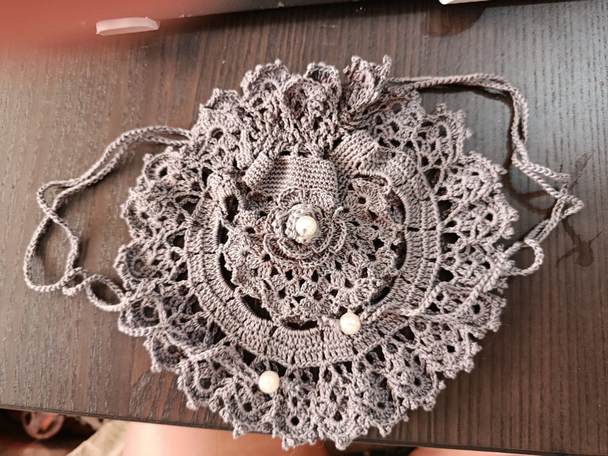 Sac au crochet Fleur de Perle avec fleur centrale et détails nacrés