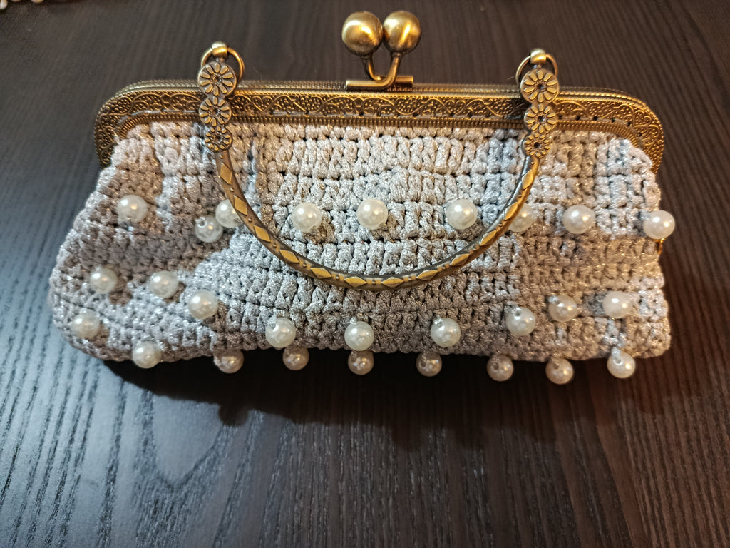 Sac de soirée crocheté Oracle avec perles nacrées et fermoir doré
