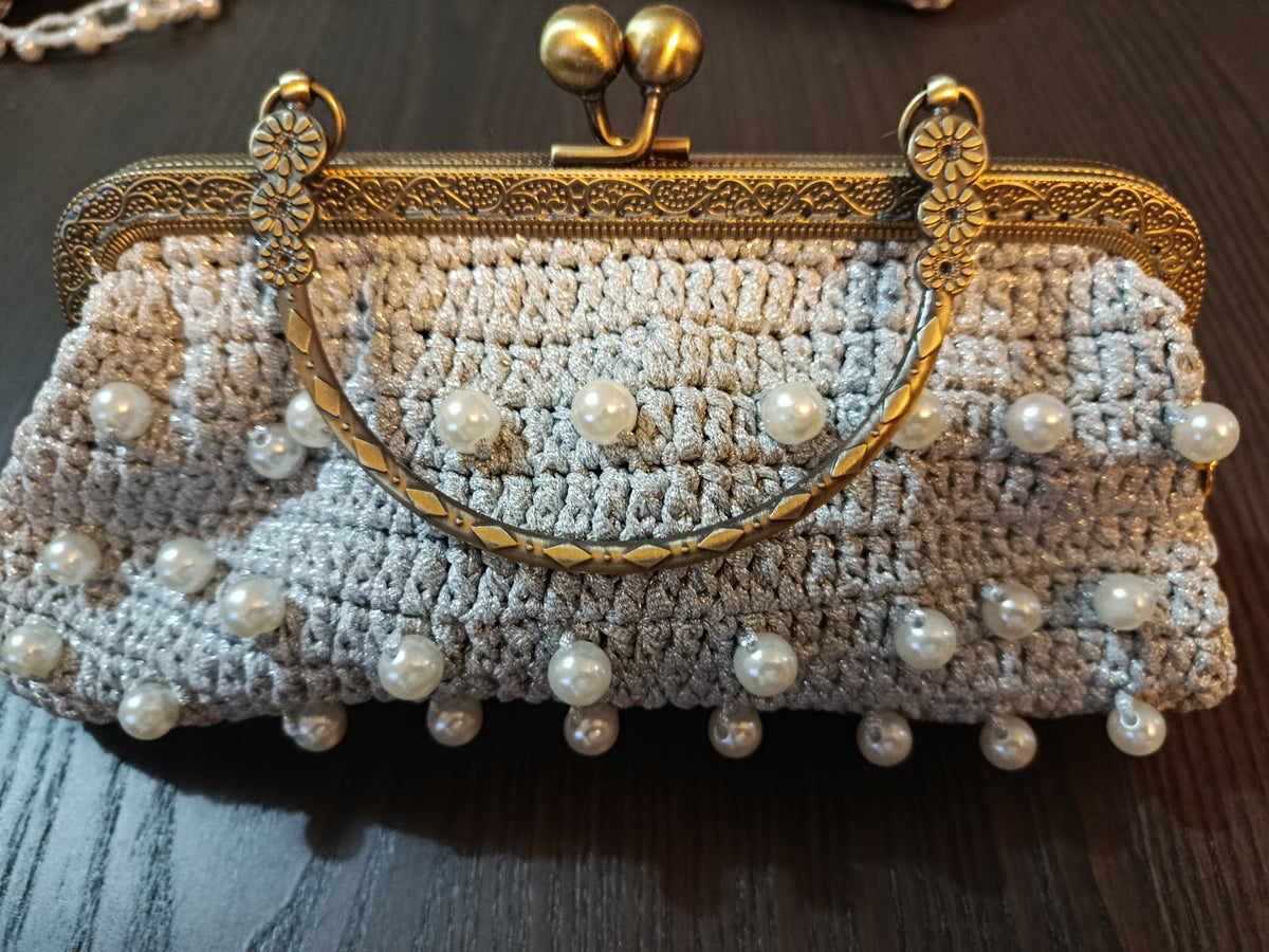 Sac de soirée en crochet « Oracle » – Pièce unique