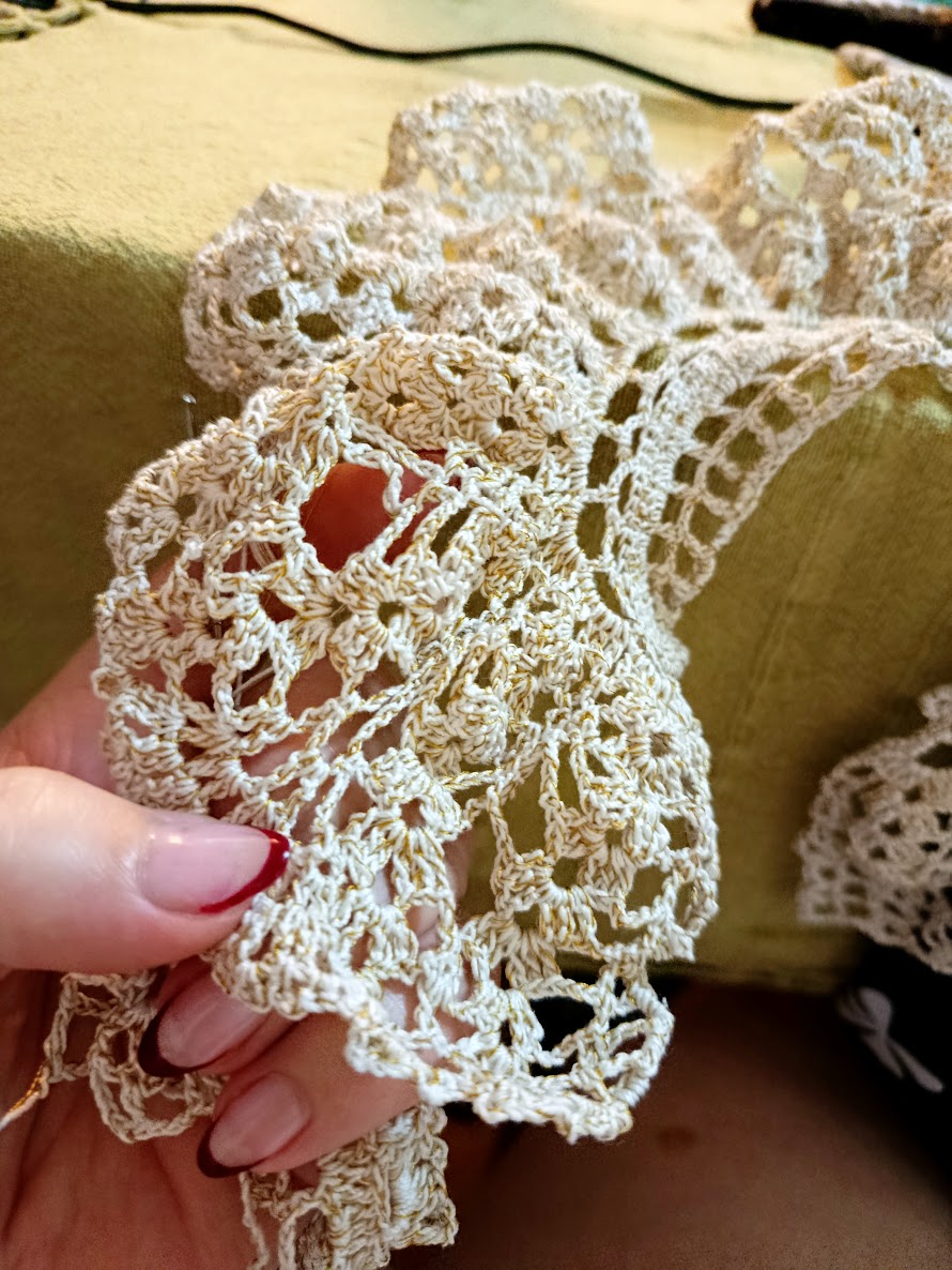 Manchettes Poignets Volants "Marquise" – Dentelle de Coton Fait Main & Perles