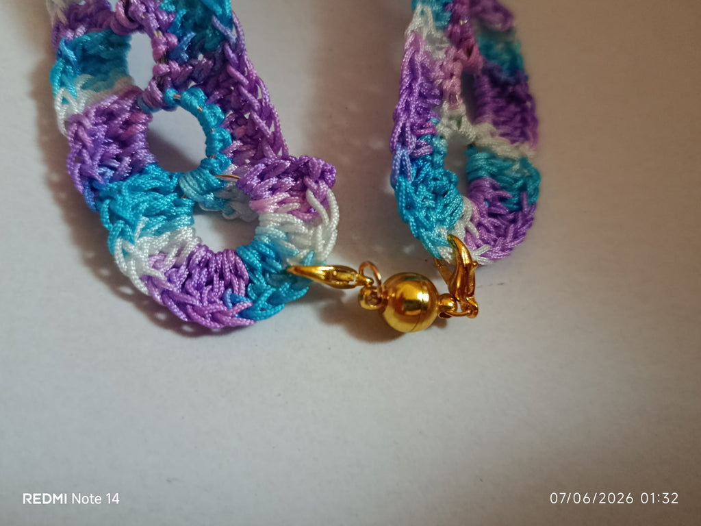 Bracelet Ajustable "Ondes Chromatiques" – Crochet d'Art Graphique