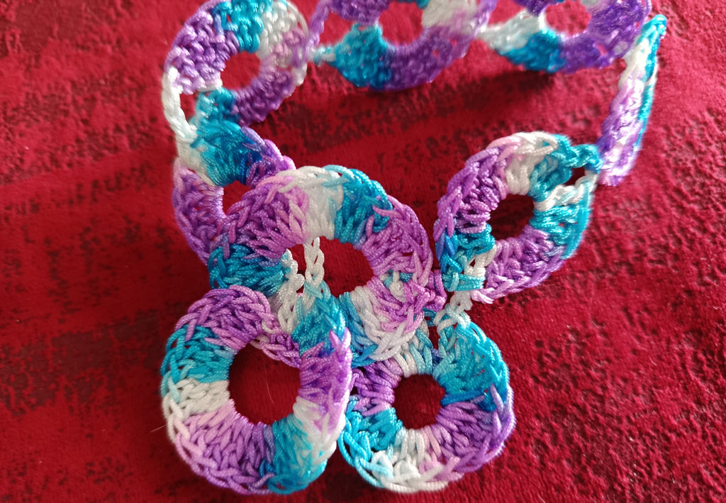 Bracelet "Ondes Chromatiques" – Crochet d'Art Graphique et Confort