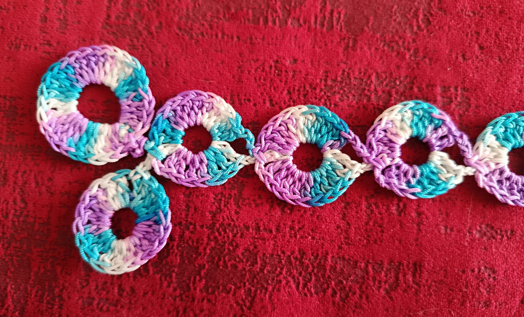 Bracelet "Ondes Chromatiques" – Crochet d'Art Graphique et Confort