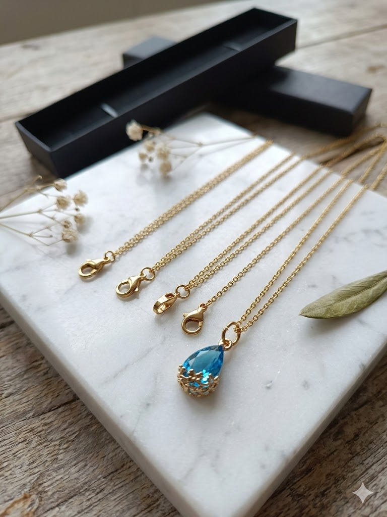 Collier plaqué or 18 carats - Pendentif Pierre Bleue "Goutte d'Eau"